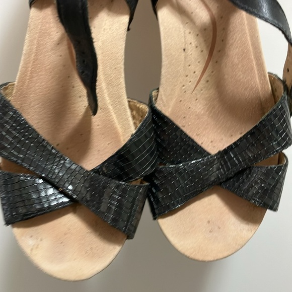 Dansko Strappy Shoes 👠 - Picture 4 of 4